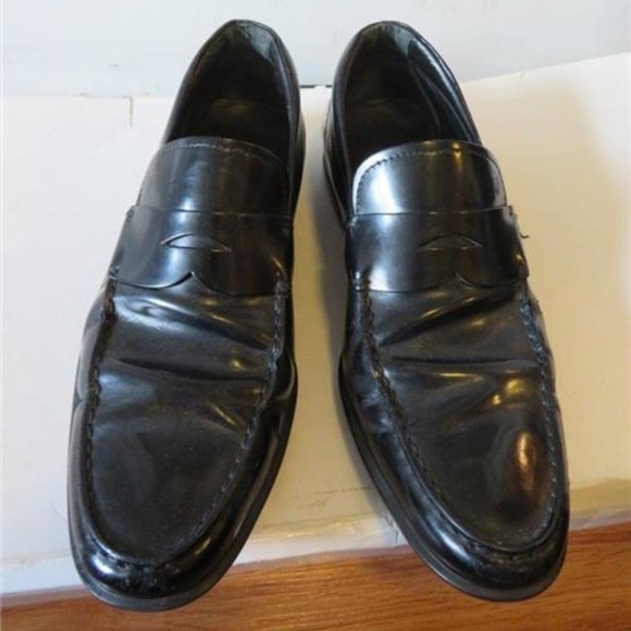 tod's black leather loafers